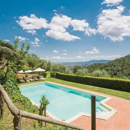 Holiday home Linda *